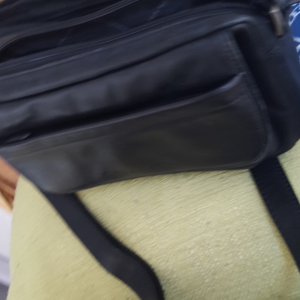 Derek Alexander cross body - Picture 8 of 8